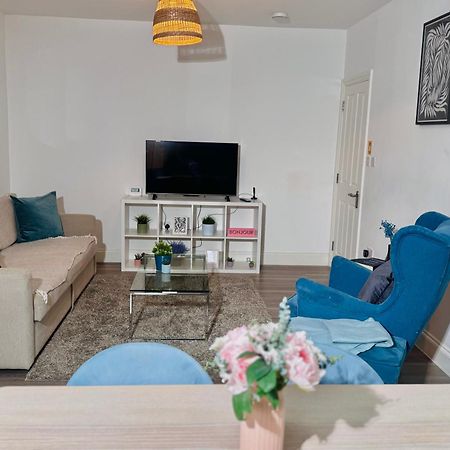 Cosy 1-Bed Flat 30Min To Central London & Parking Exterior foto