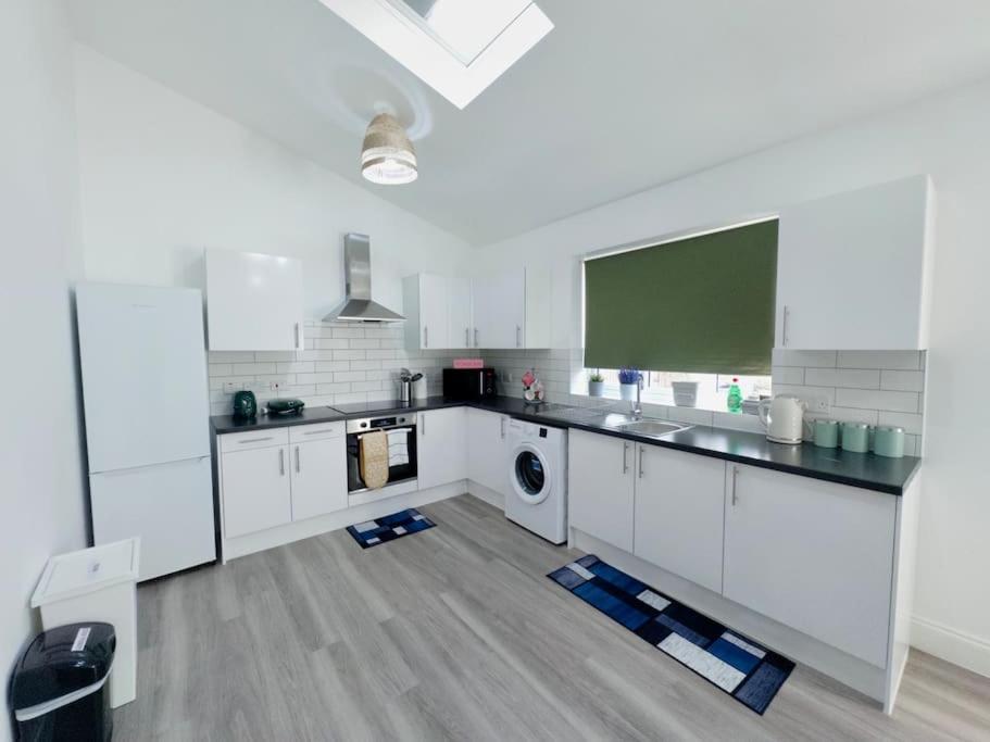 Cosy 1-Bed Flat 30Min To Central London & Parking Exterior foto